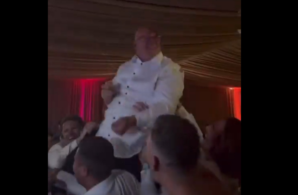 Keith Tkachuk shows he knows how to throw a party at his son’s wedding