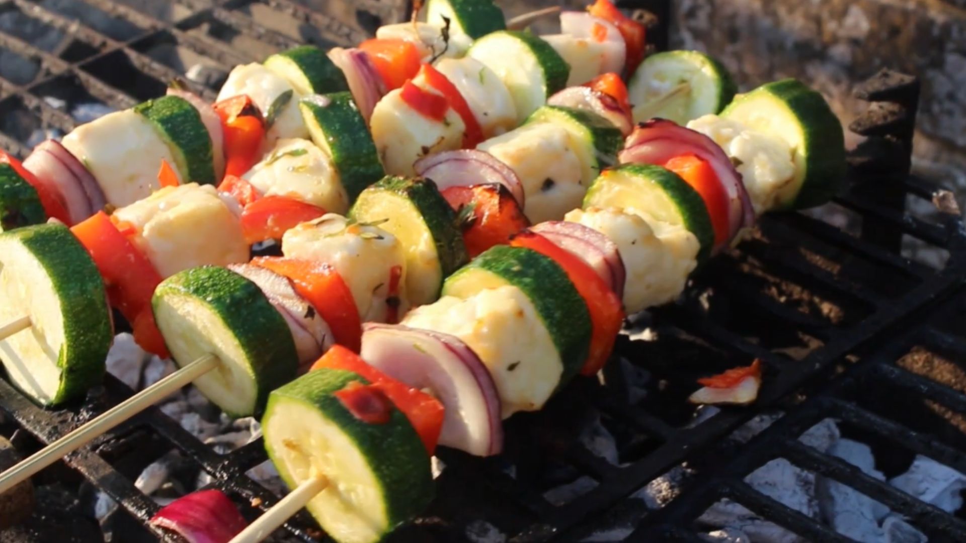5. Brochettes de fromage Halloumi aux herbes