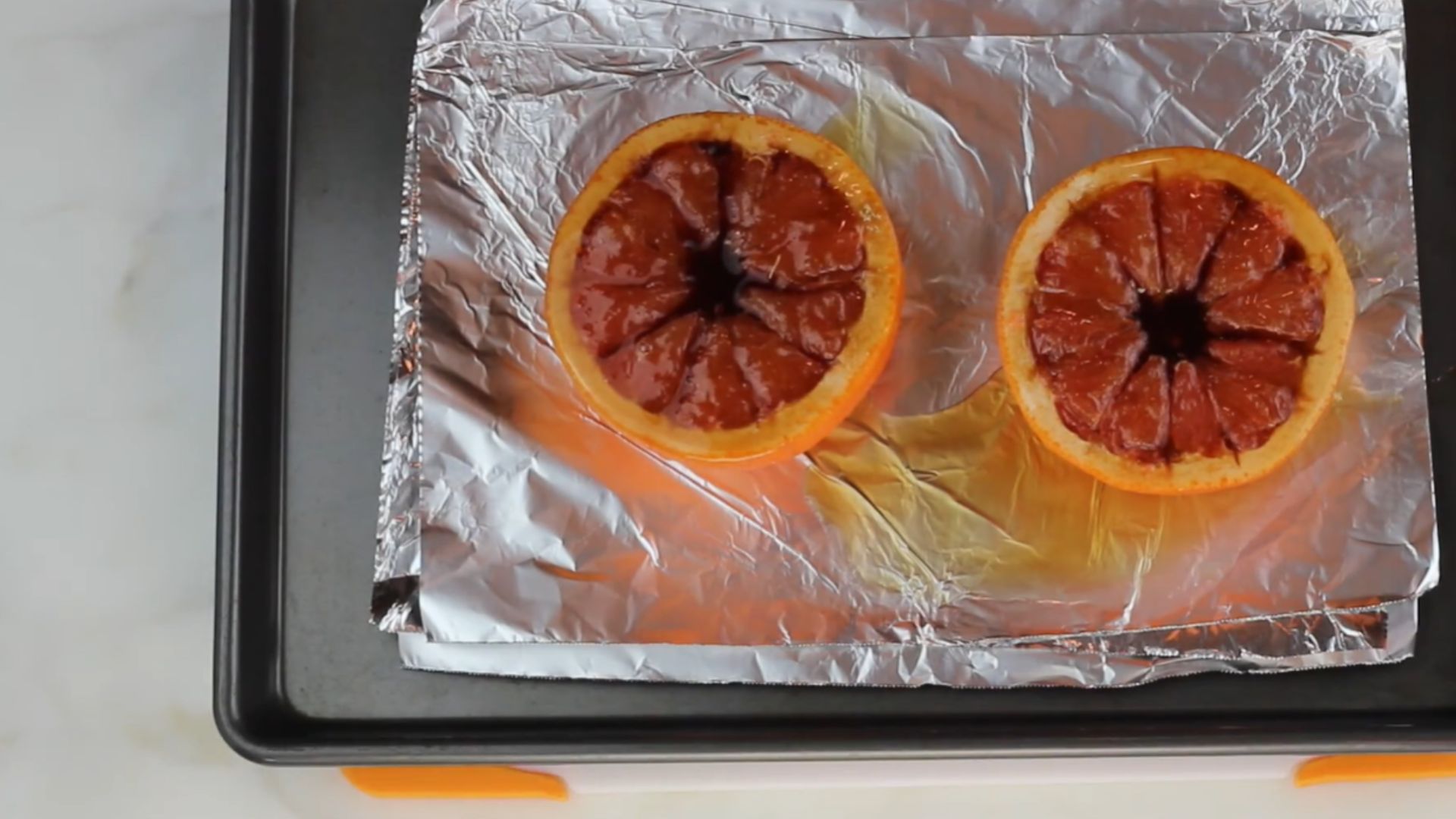 17. Moitiés de pamplemousse au sucre roux