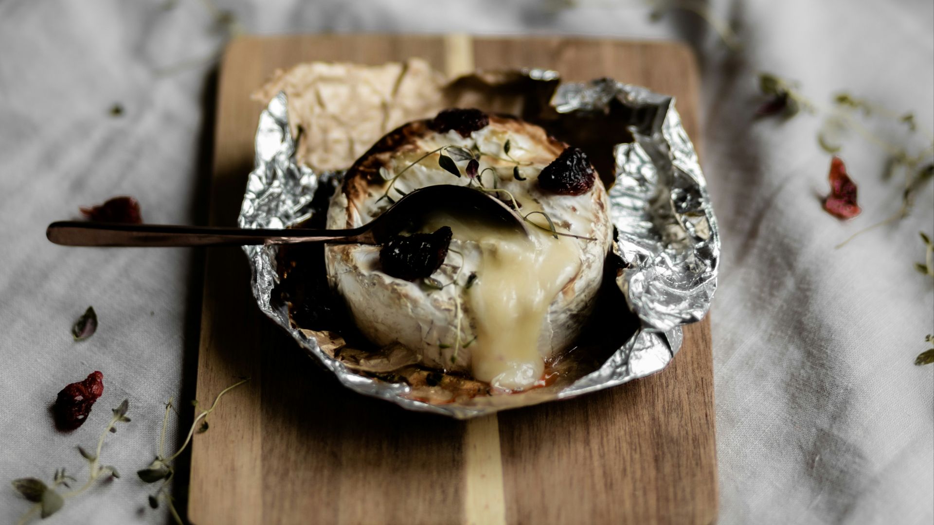 16. Brie au four