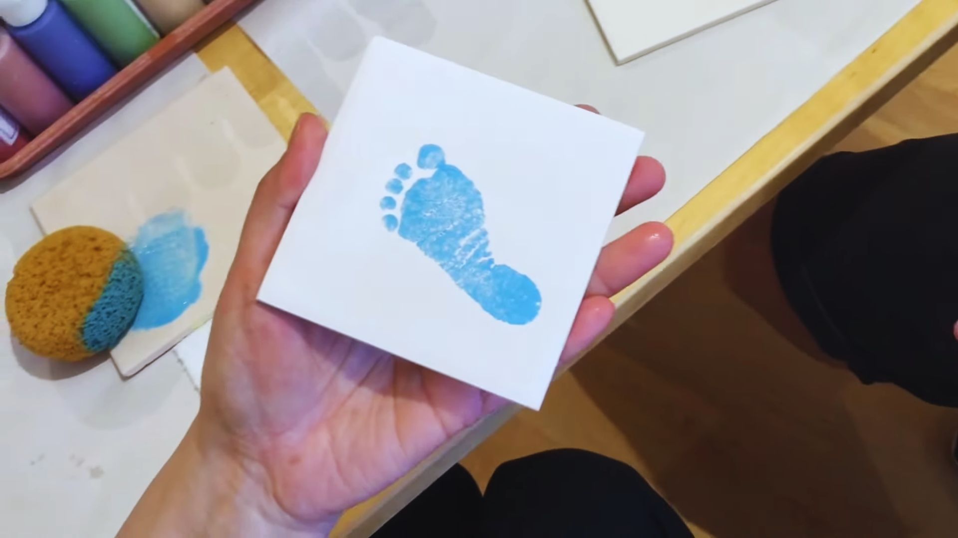 10. Page d'empreintes de bébé