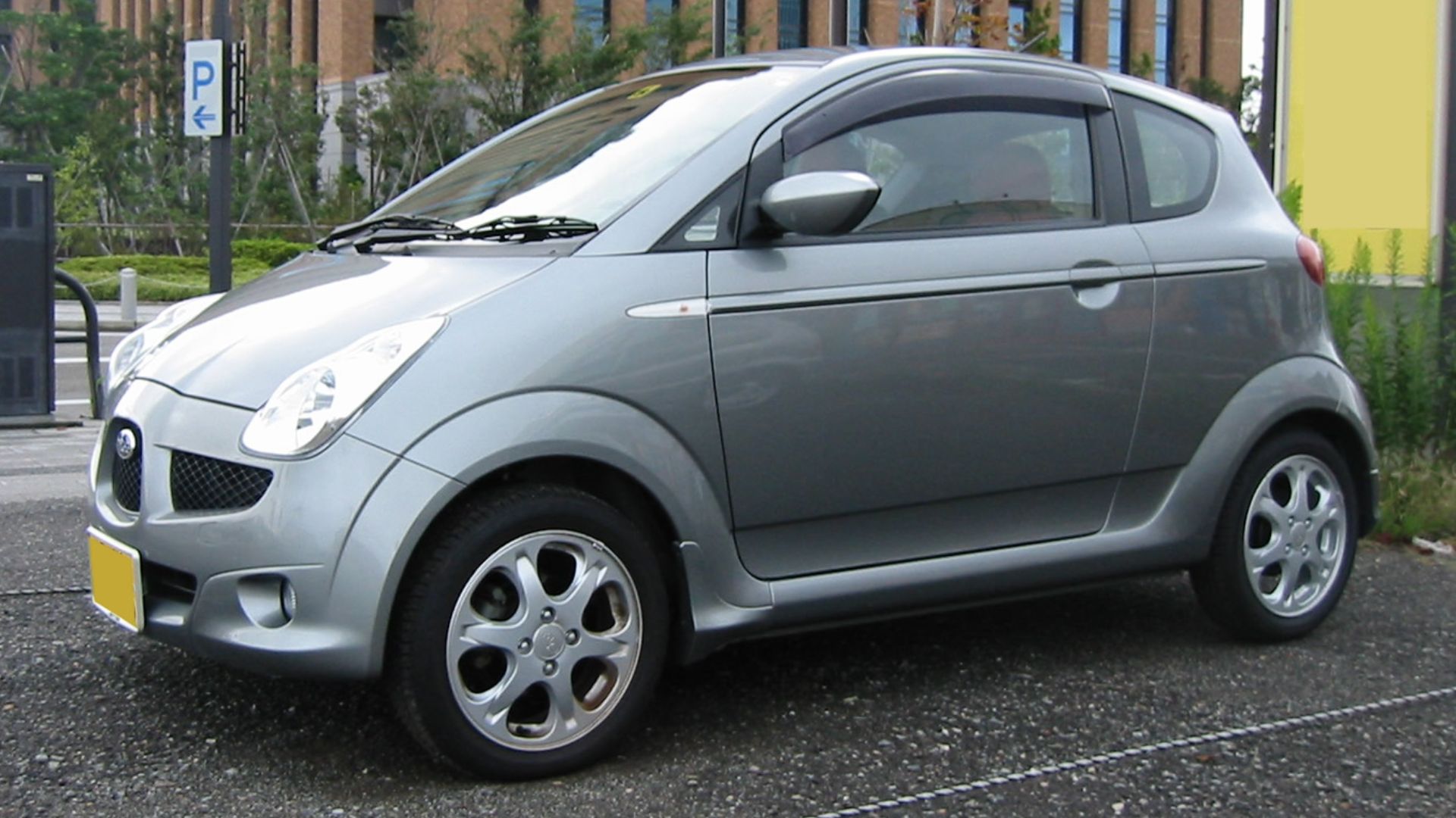 8. Subaru R1