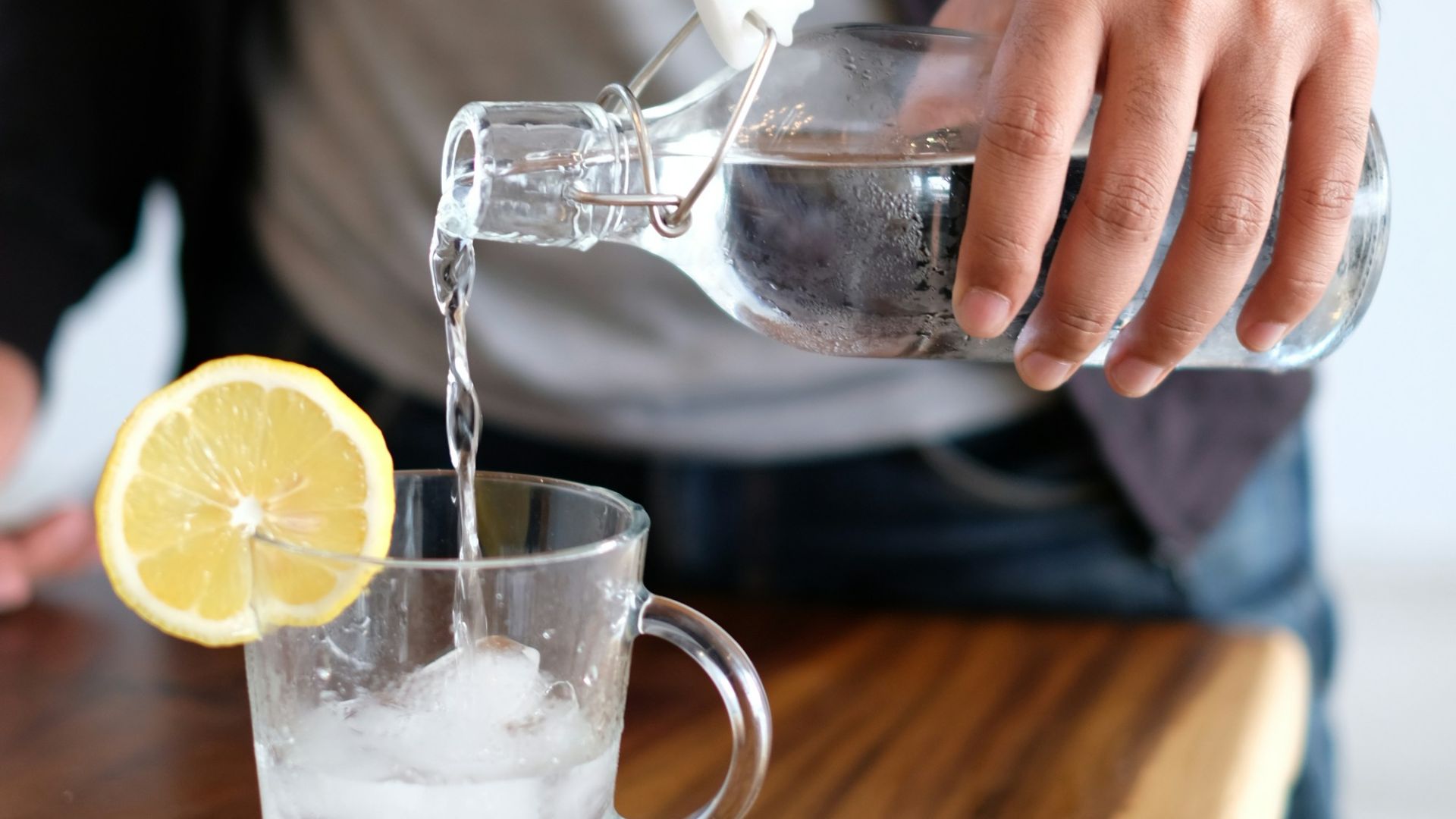 15. Distribuer de l'eau et des verres