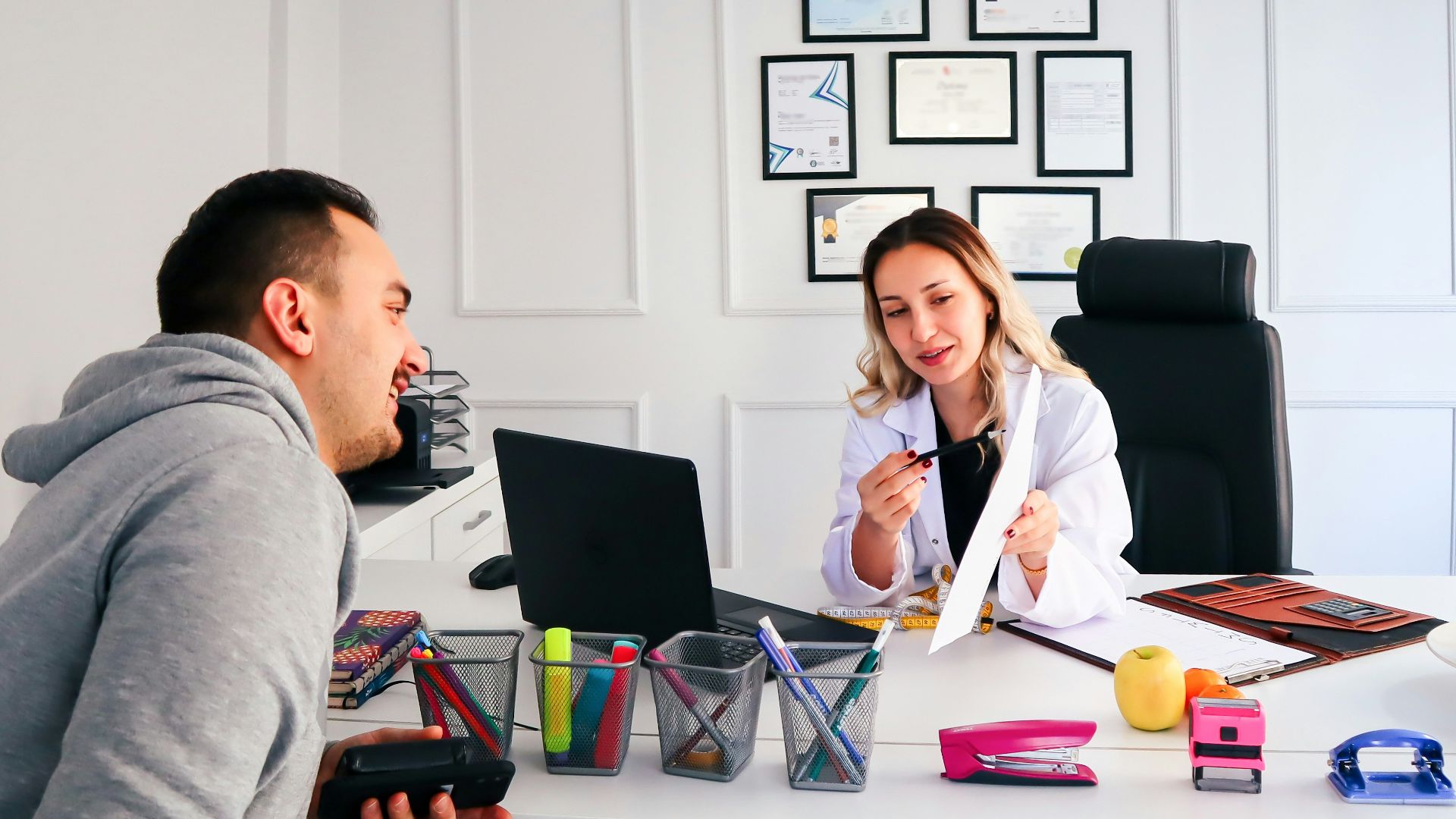 7. Micromanagement et supervision étroite des tâches