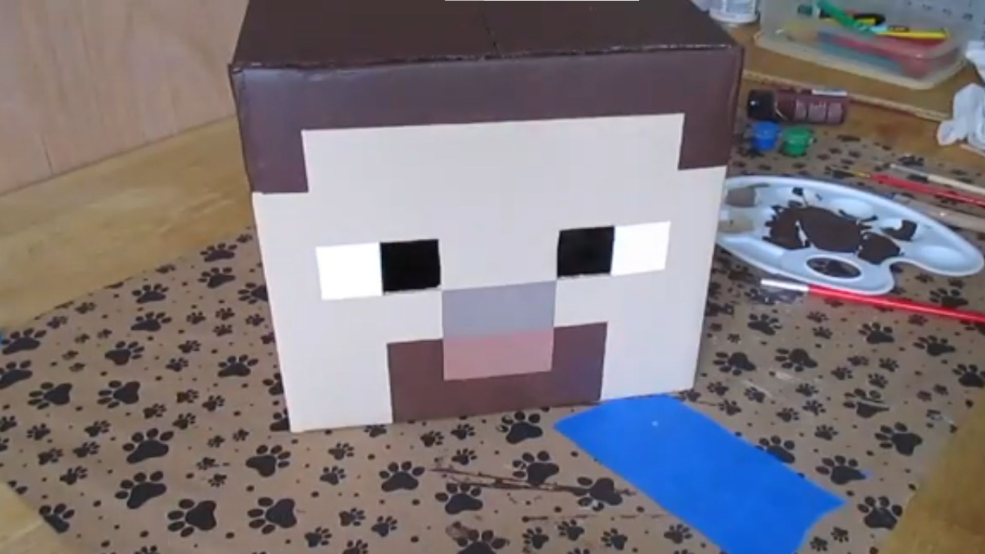 5. Steve de Minecraft avec une tête de boîte