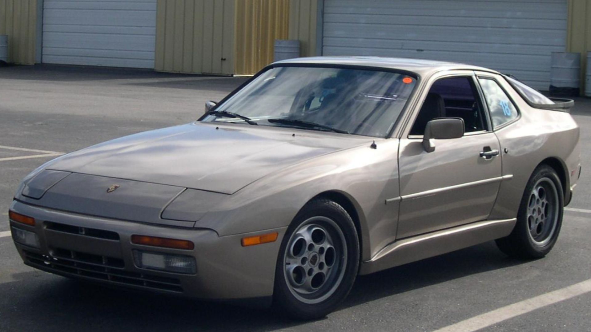 10. Porsche 944 (modèle de base)