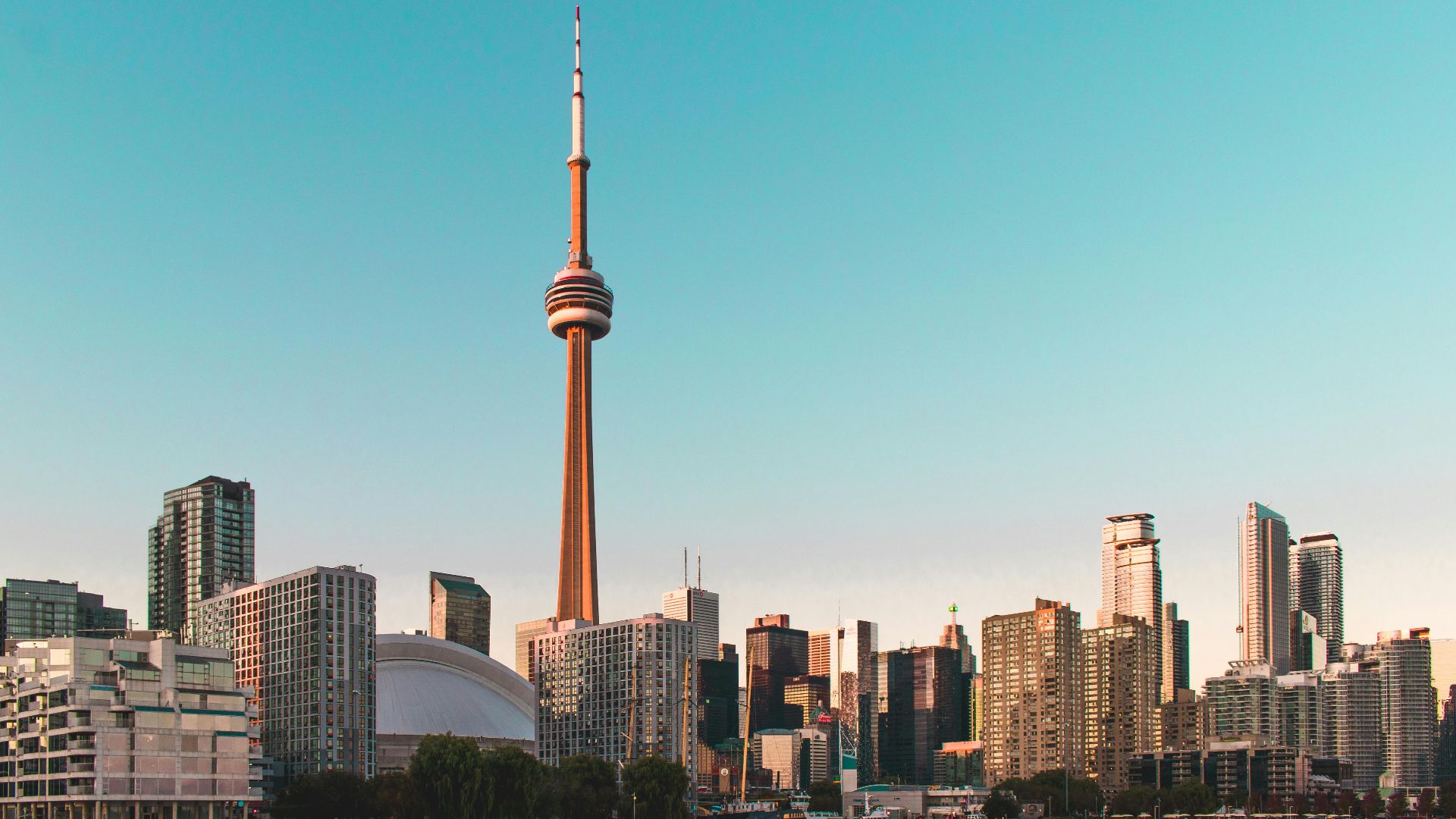 10. Tour CN (1973-1976, Toronto, Canada)