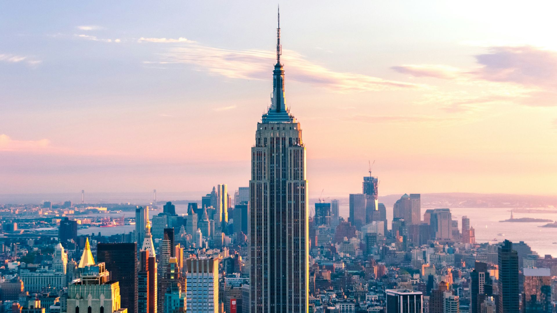 18. Empire State Building (1930-1931, New York, États-Unis)
