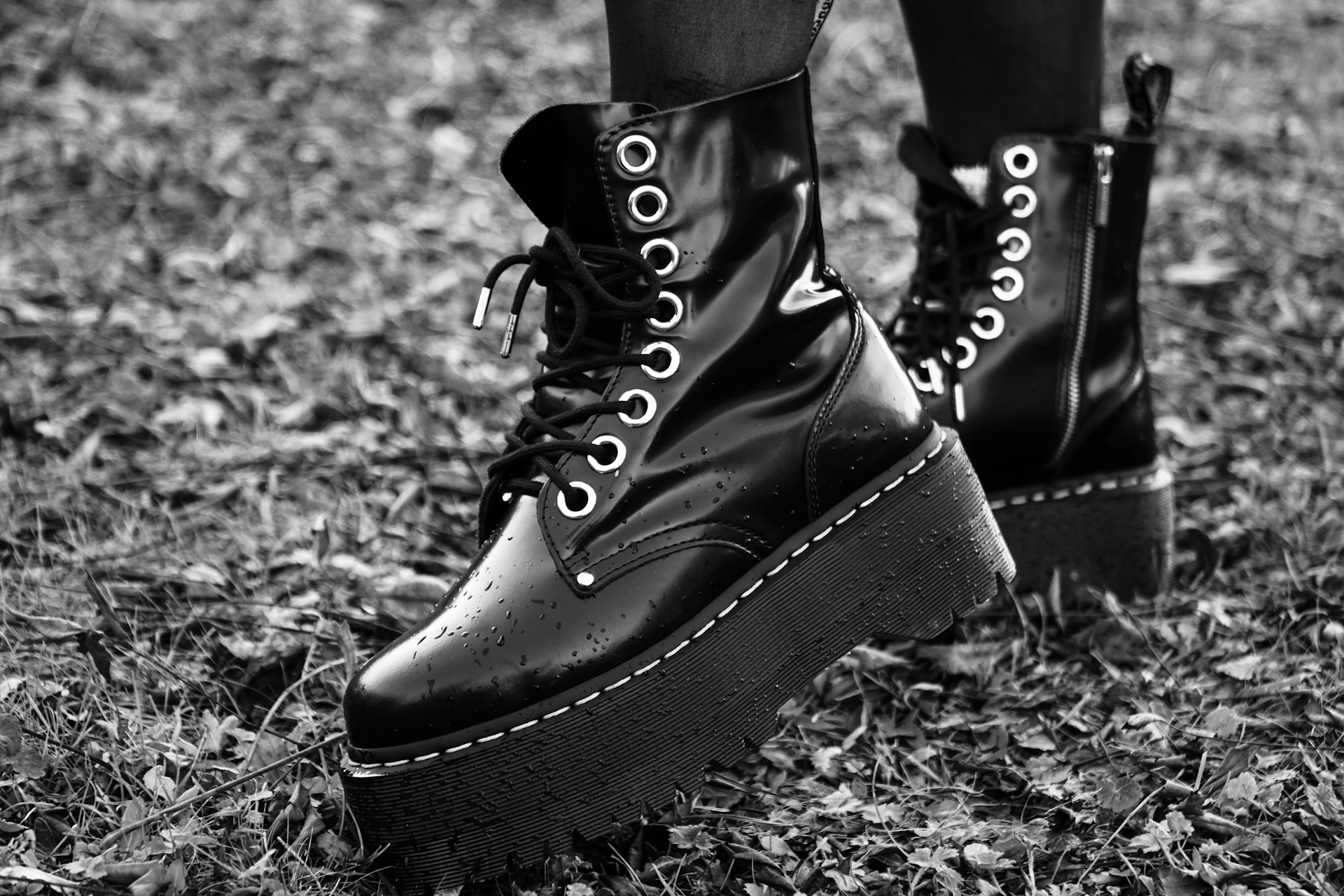 Brillez avec des bottes en cuir verni