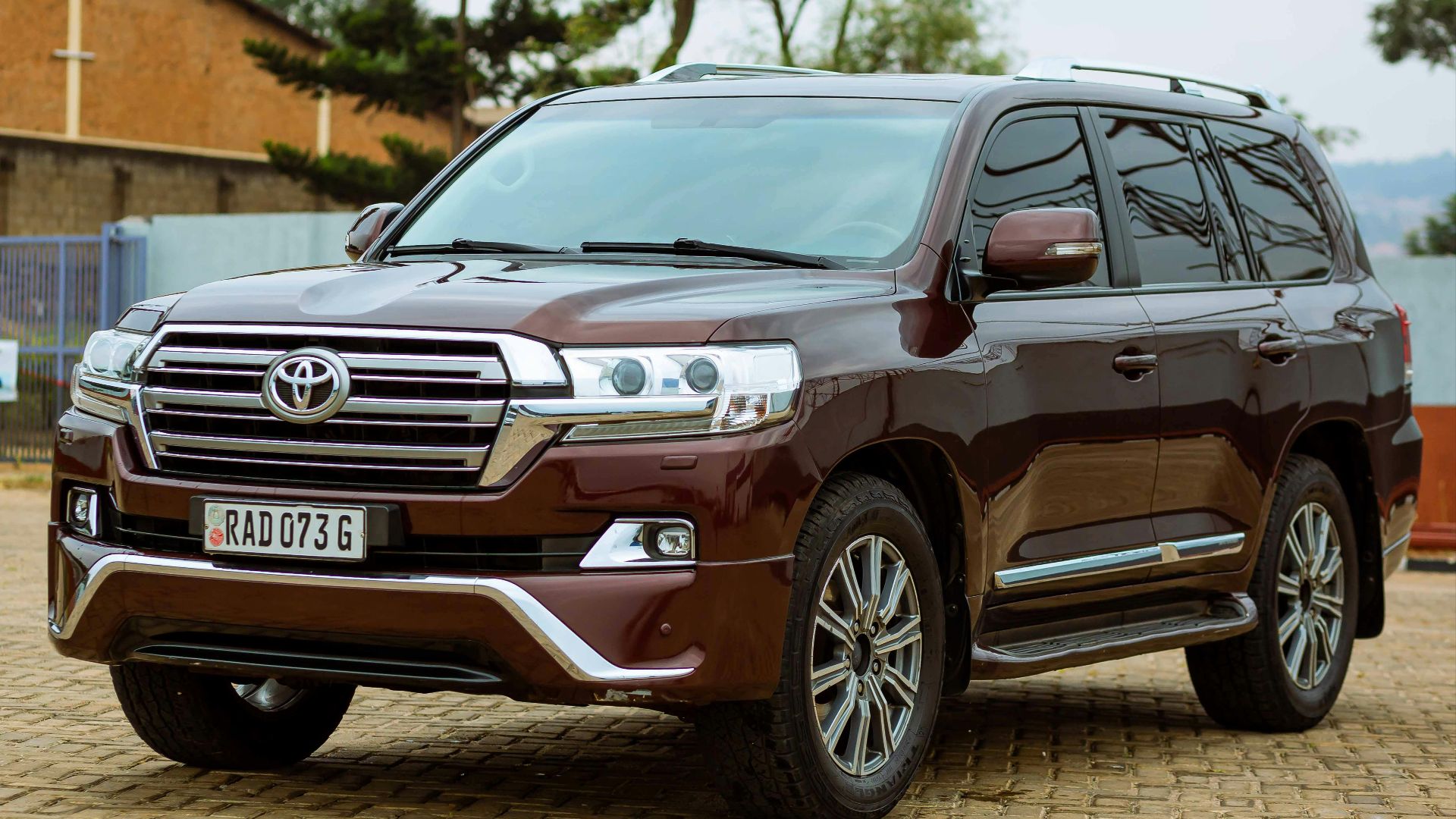 4. Toyota Land Cruiser