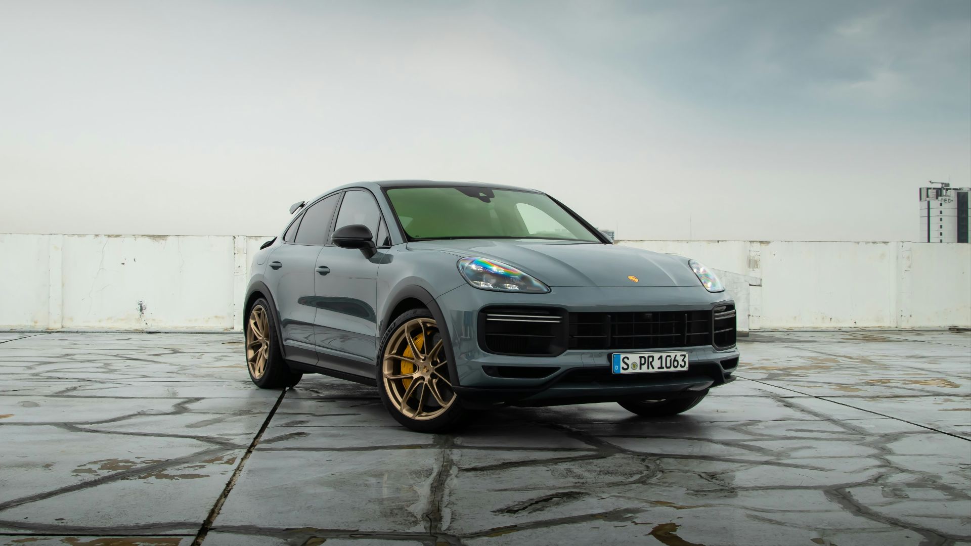 10. Porsche Cayenne