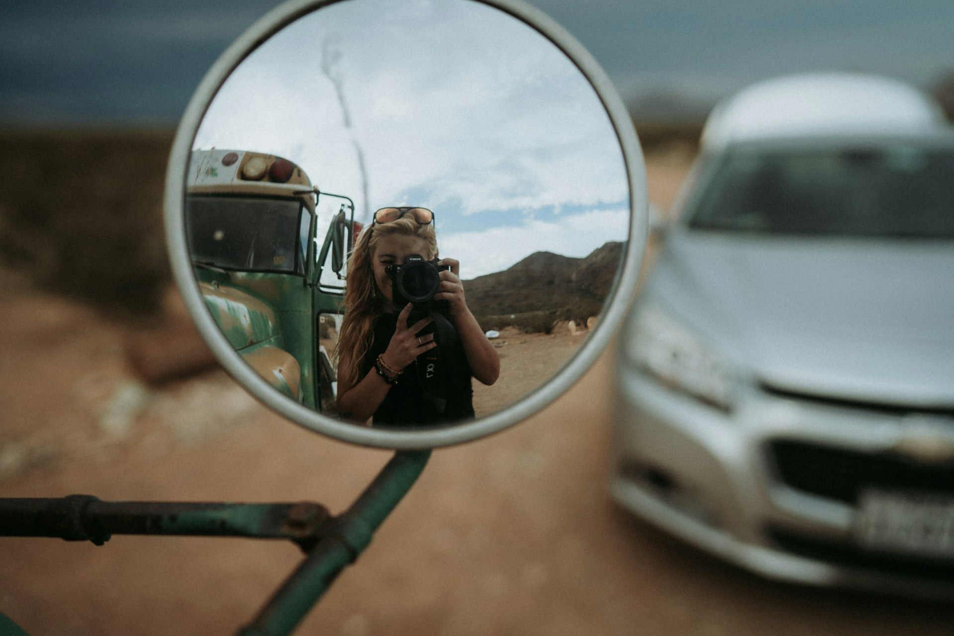 Find a Unique Vantage Point
