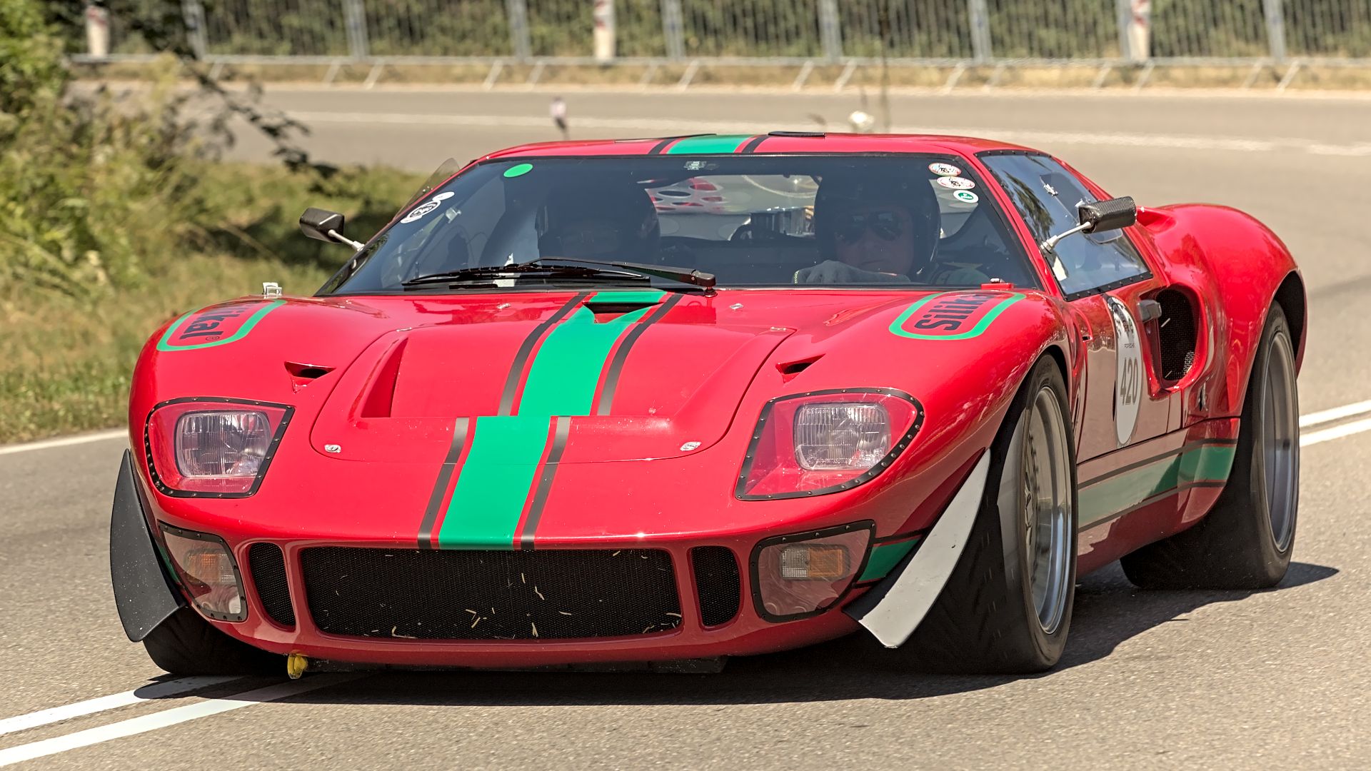 2. Ford GT40