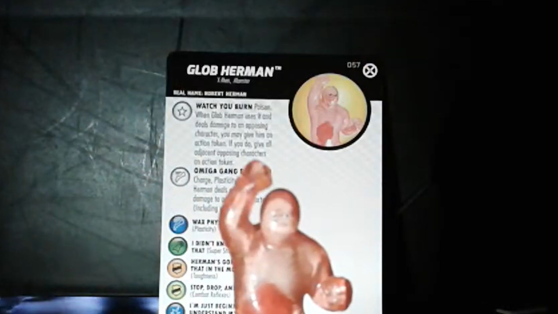 11. Corps translucide en bio-paraffine: Glob Herman