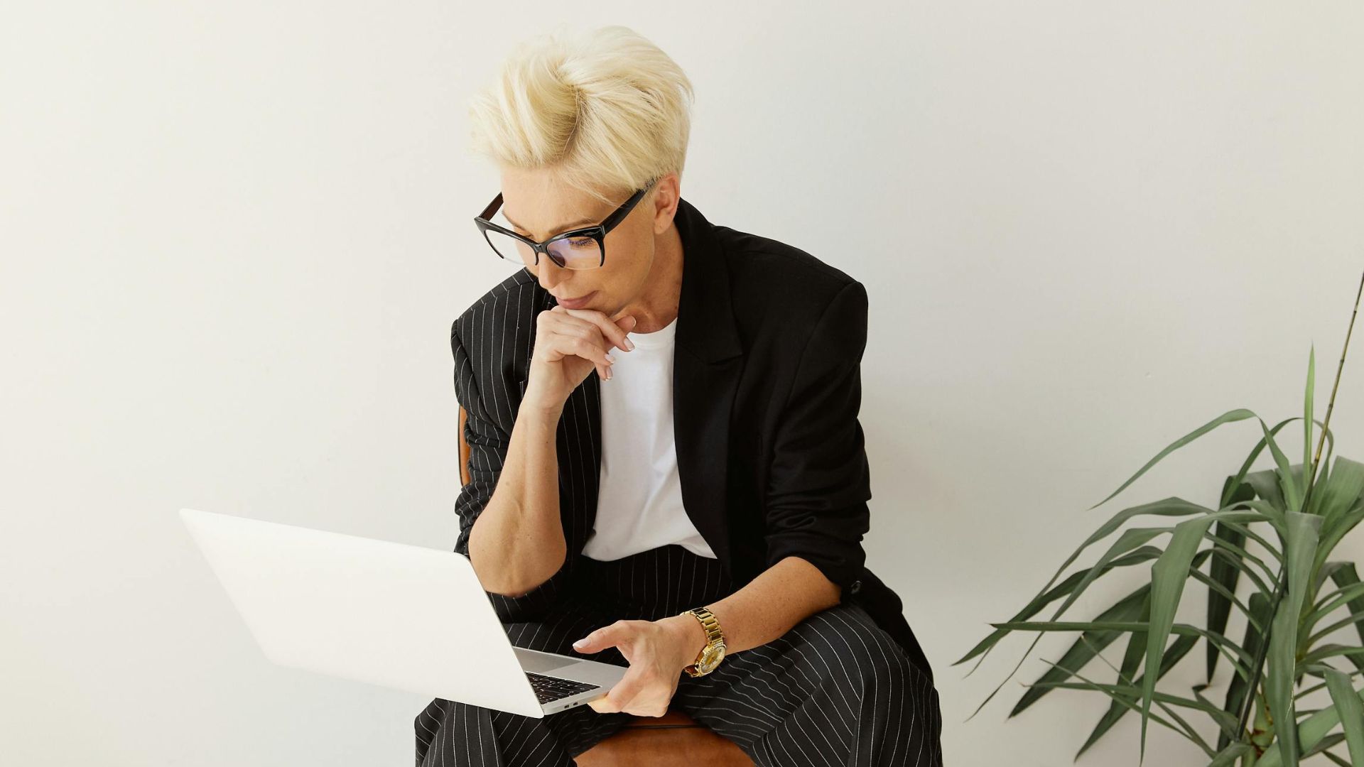 20 tenues d’affaires décontractées que toutes les femmes peuvent porter au bureau