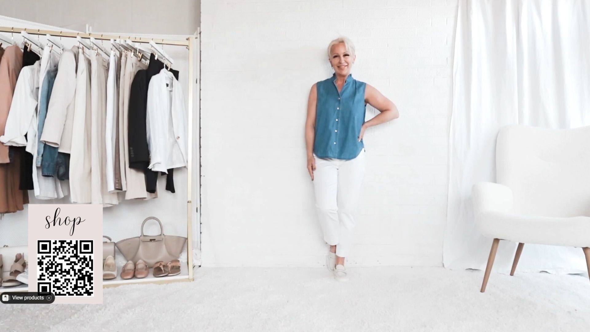 18. Chemise en chambray et pantalon slim à la cheville