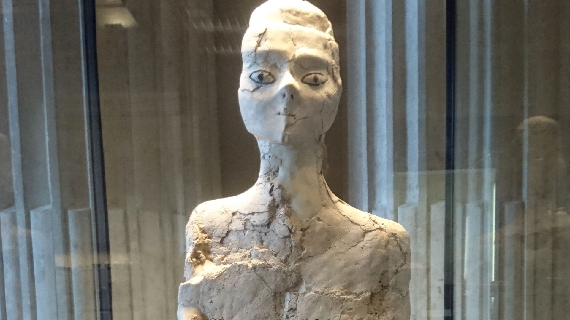 12. Statues d'Ain Ghazal (6750 avant J.-C. et 6570 avant J.-C.)