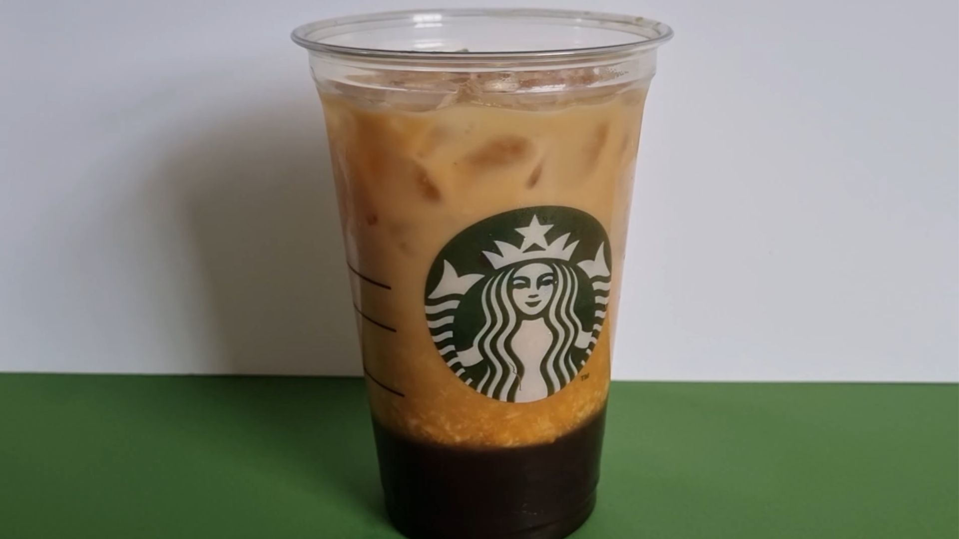 4. Espresso glacé au lait d'avoine et au sucre brun
