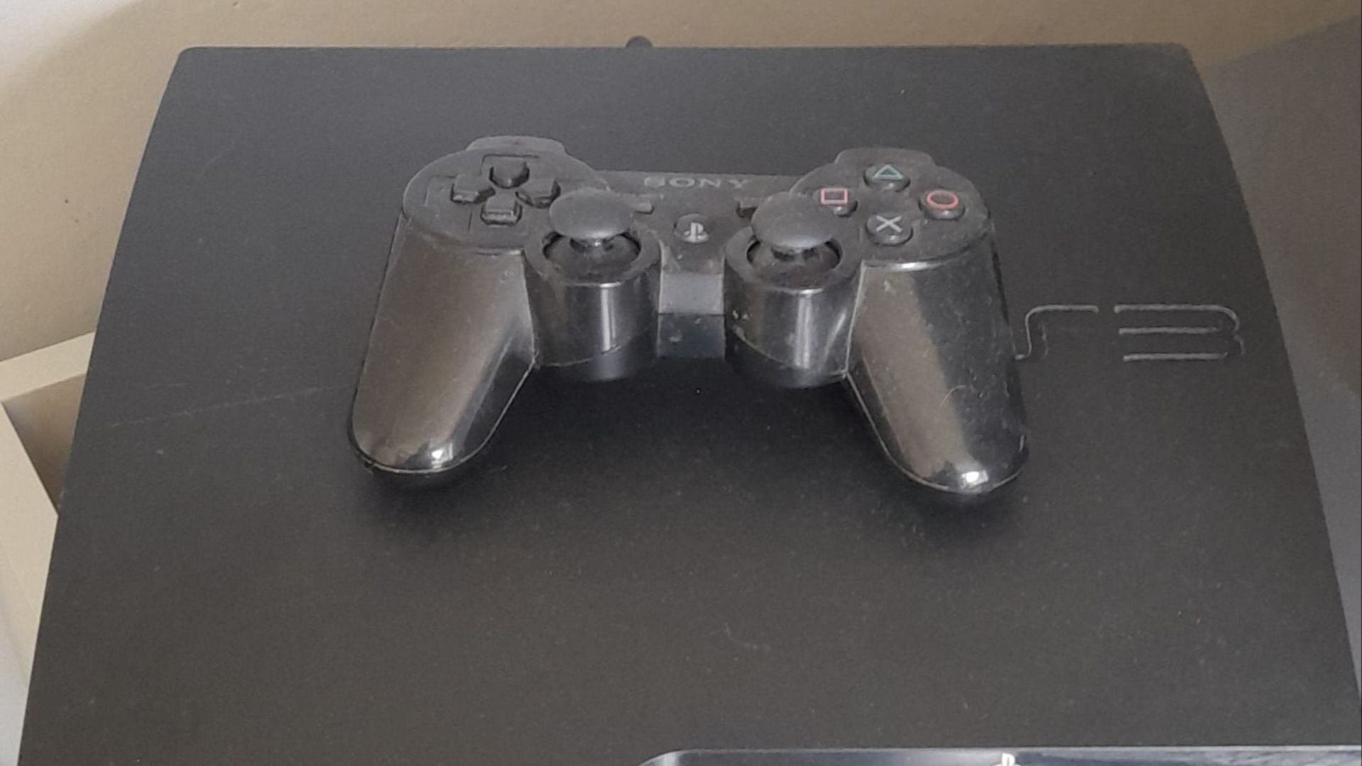 6. La manette Sixaxis lancée sans tambour ni trompette