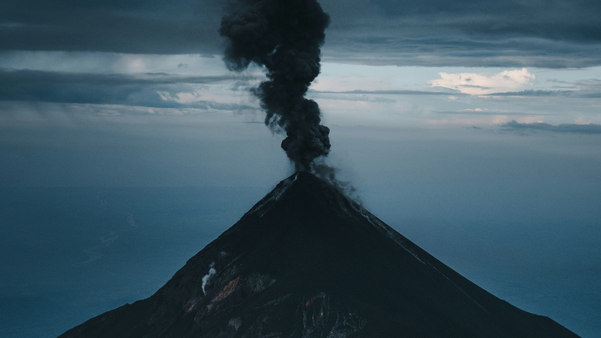 17. Un volcan a déclenché la Révolution française