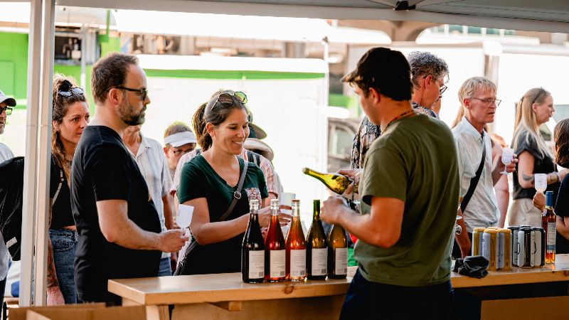 Un apéro festif au cœur du Marché Jean-Talon!