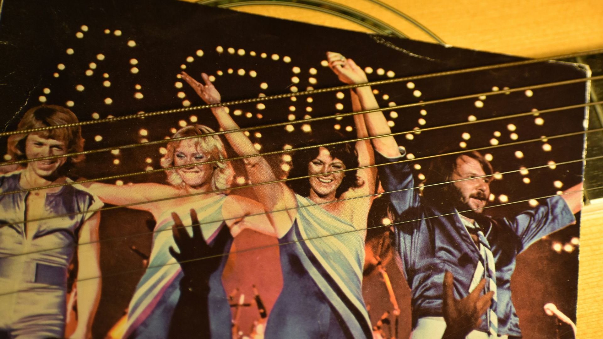 3. "Dancing Queen" par ABBA