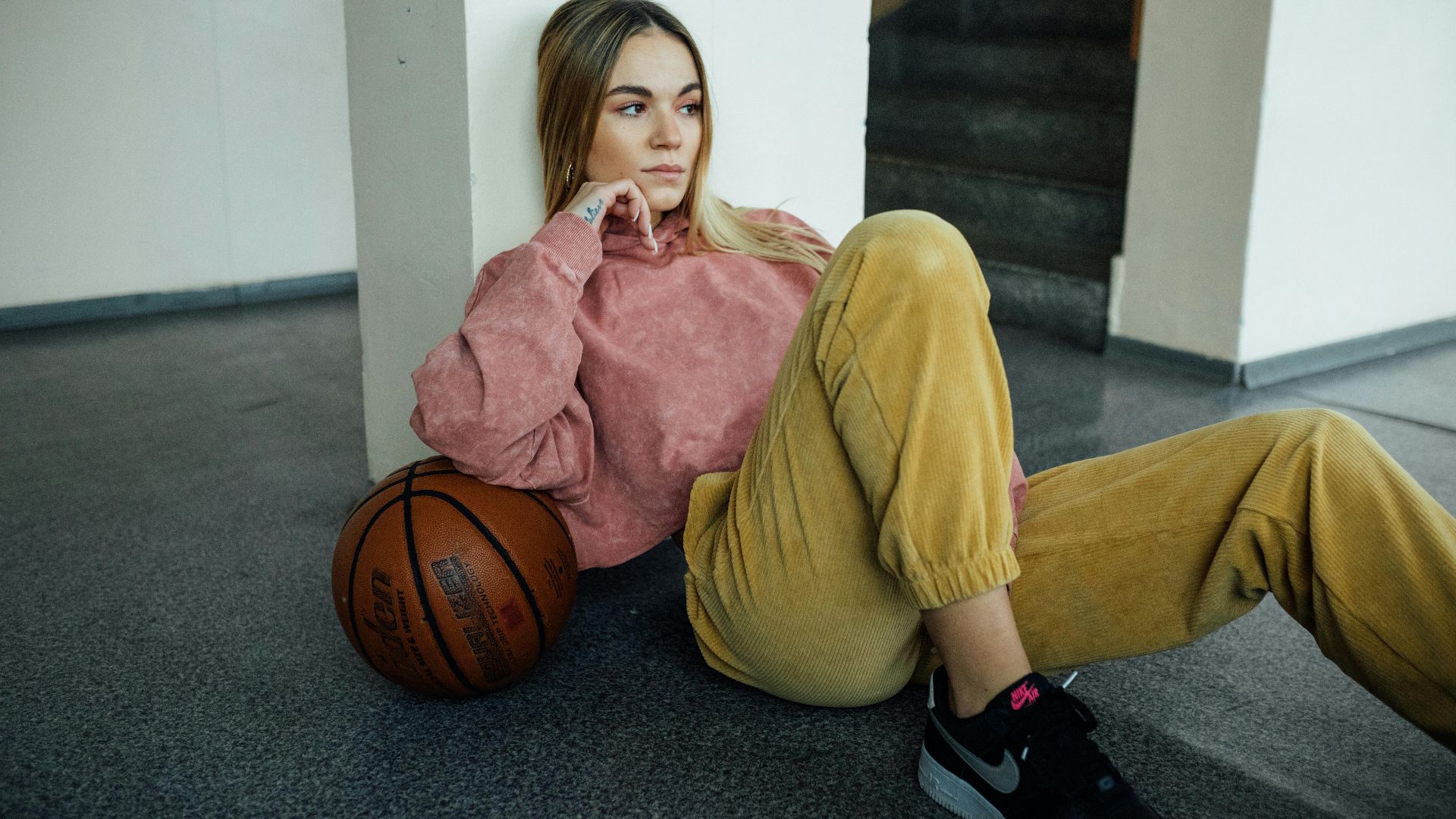 16. Pantalon en velours côtelé