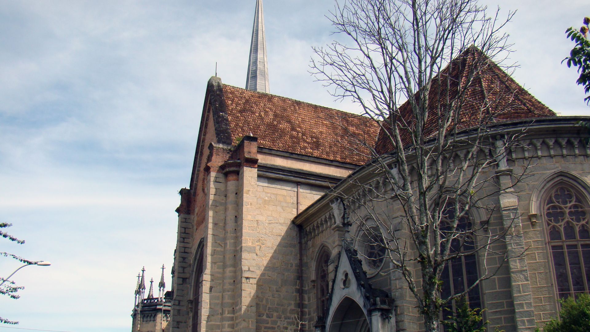 14. Tour de la cathédrale de Petropolis (Rio de Janeiro, Brésil)