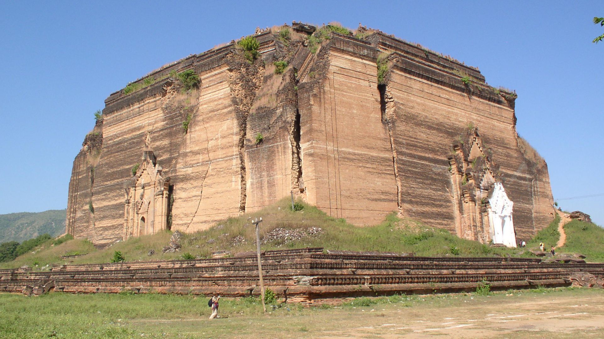 17. Mingun Pahtodawgyi (Mingun, Myanmar)