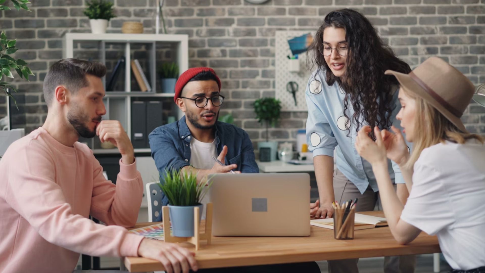 5 Ways AI Enhances Teamwork And 5 Ways It Creates Friction