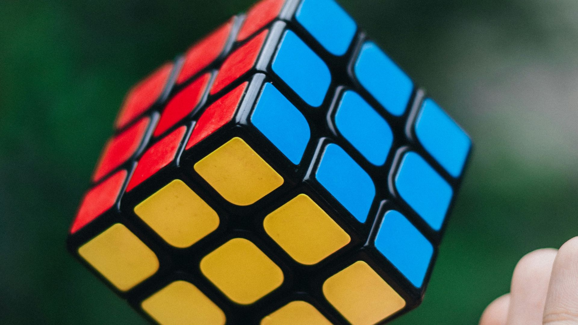 13. Le Rubik's Cube est inventé