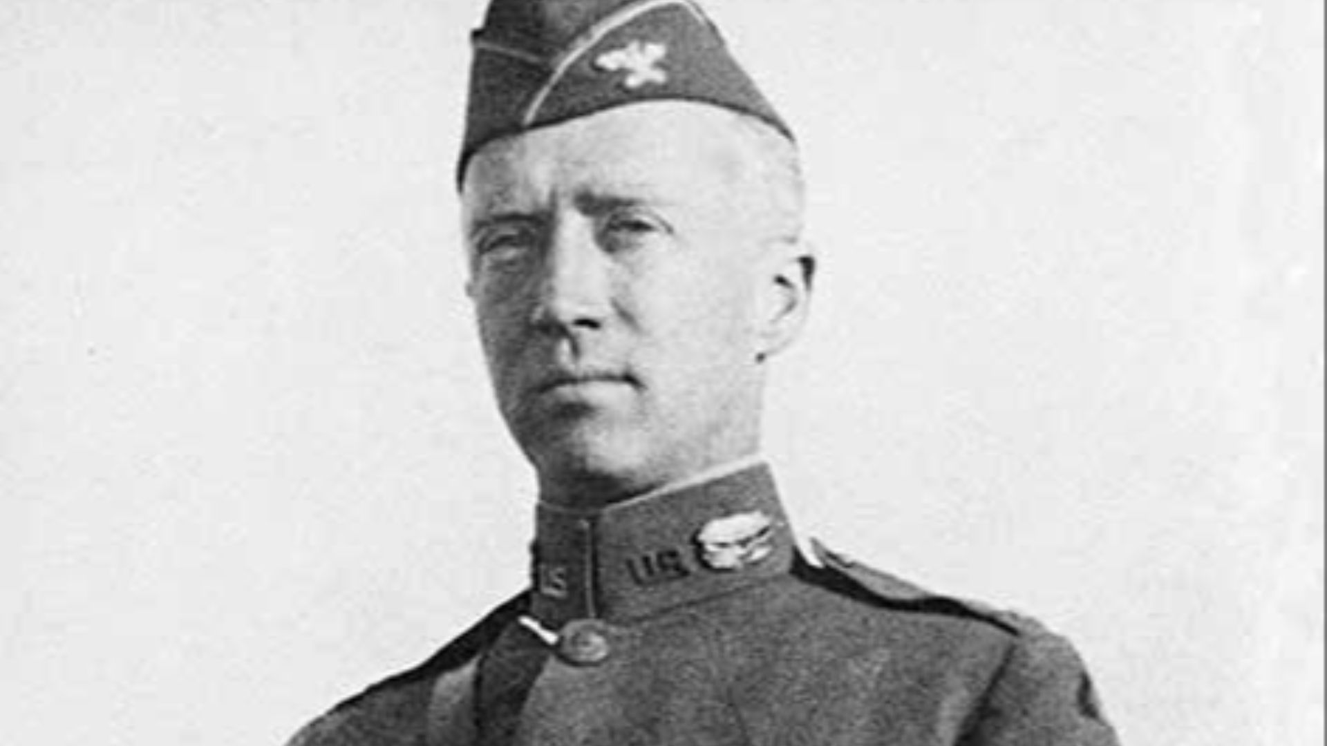 6. Il a prononcé un discours célèbre devant la troisième armée