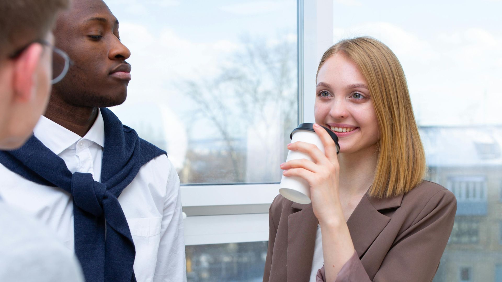 4. Le café a normalisé la journée de travail de 9 à 5
