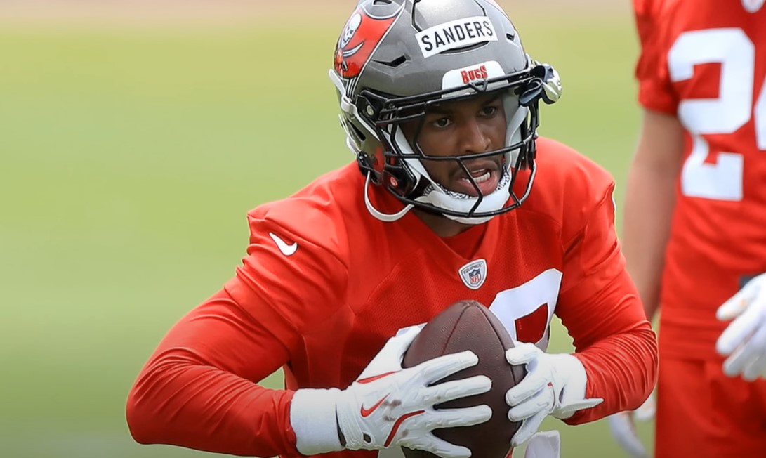 In the shadows, Shilo Sanders sets his sights on the All-Pro team