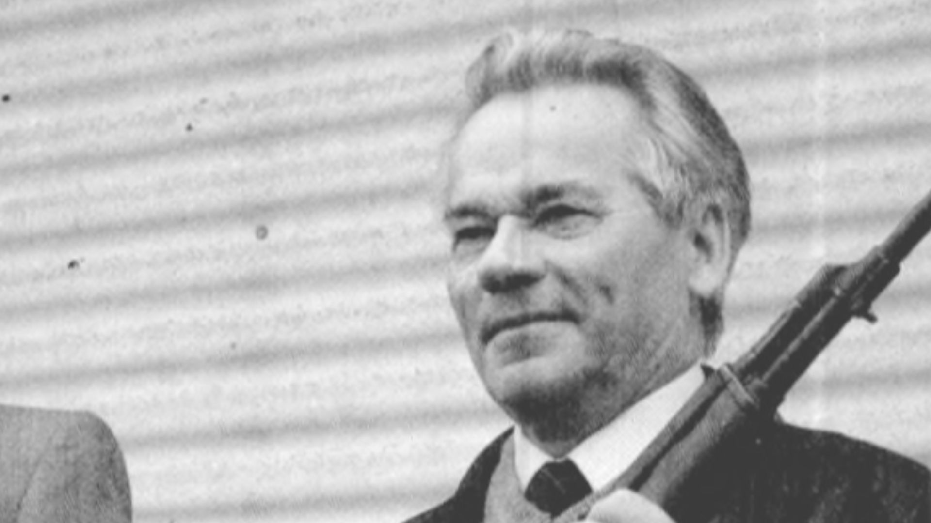 2. Mikhaïl Kalachnikov : AK-47