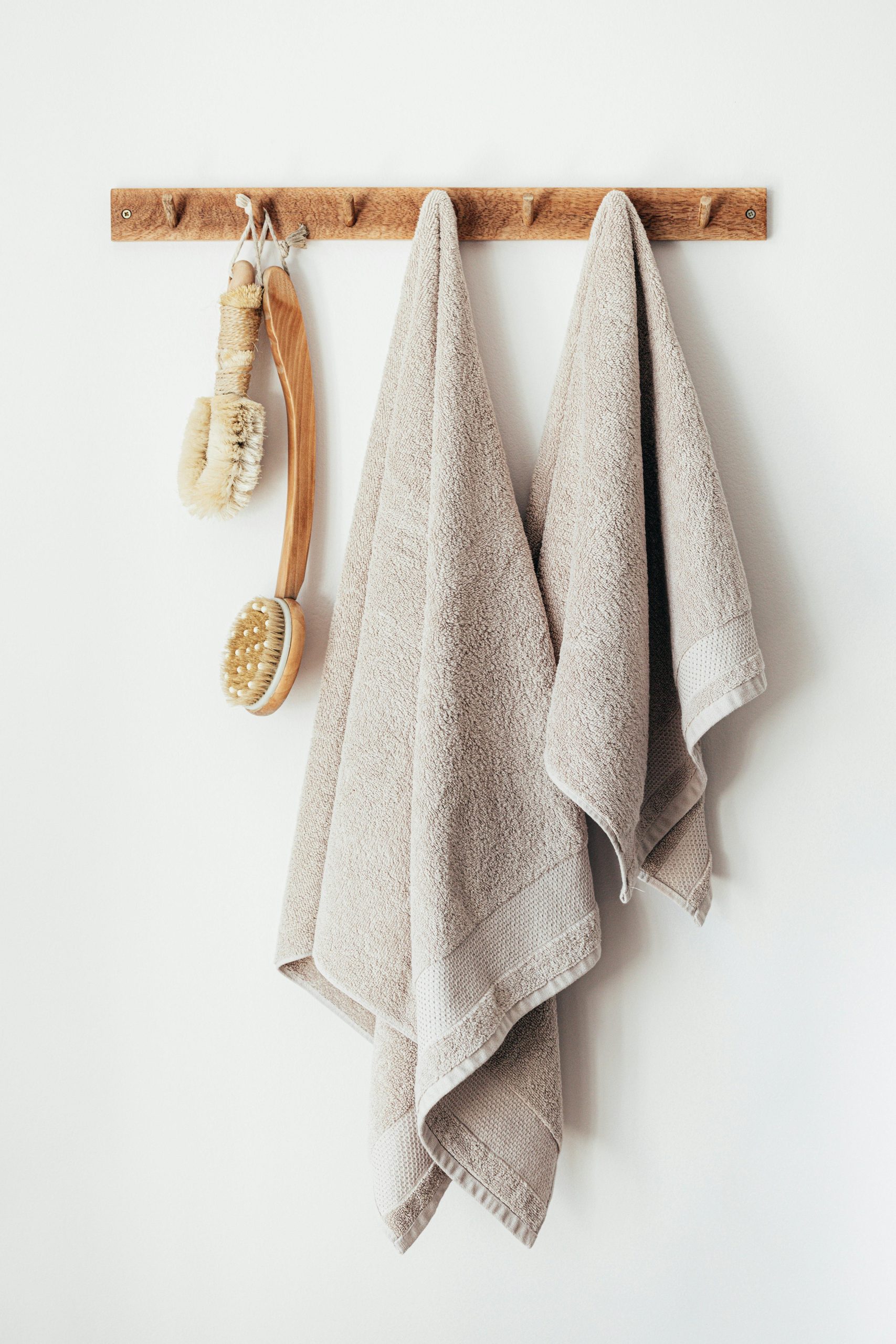Bathroom adhesive hooks