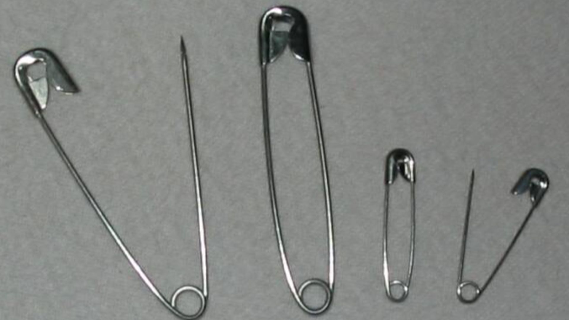 13. Épingles de sûreté