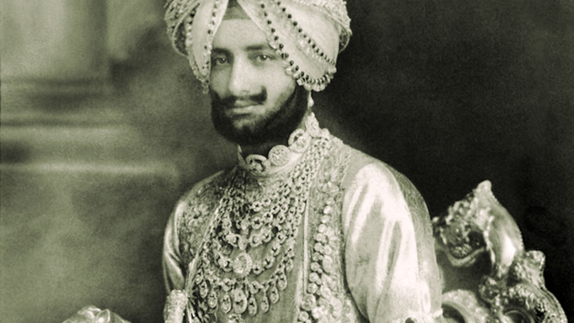 14. Collier Patiala
