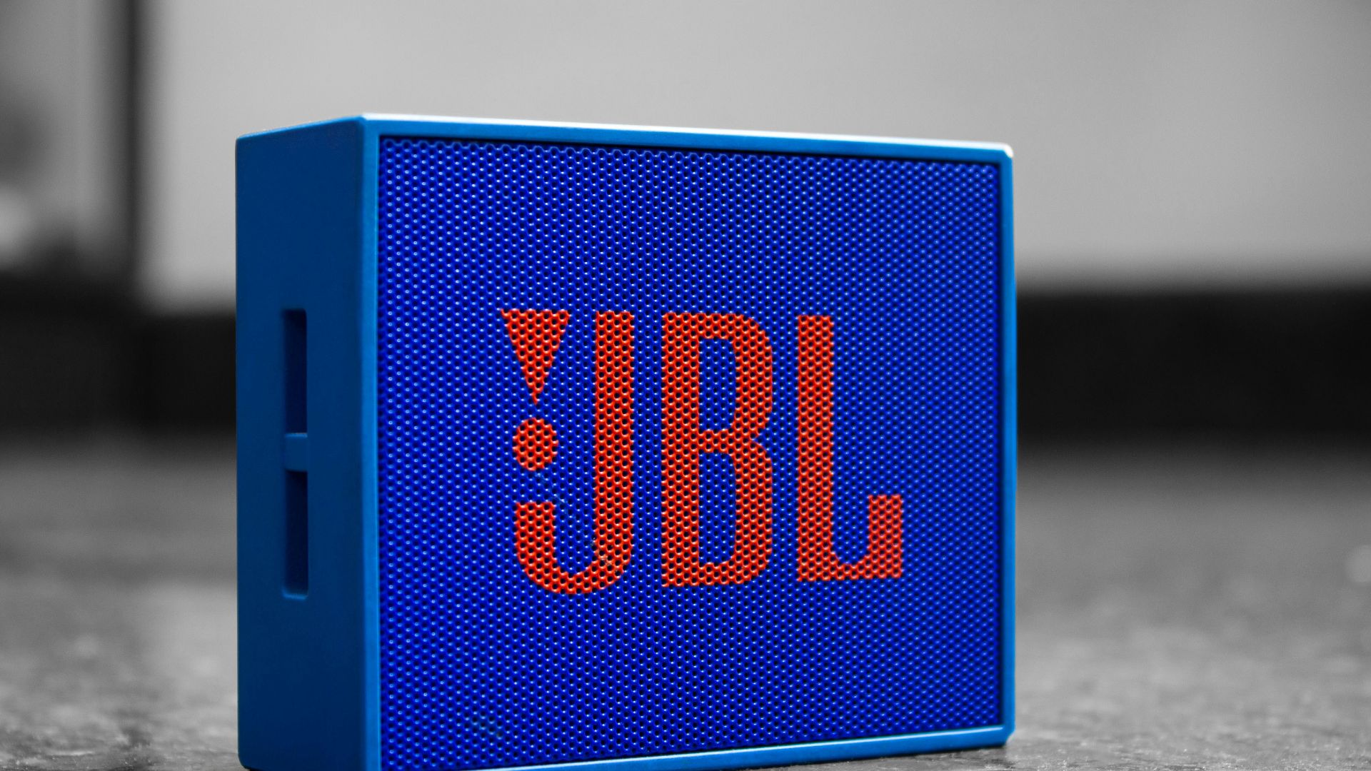 8. JBL Everest Elite 300