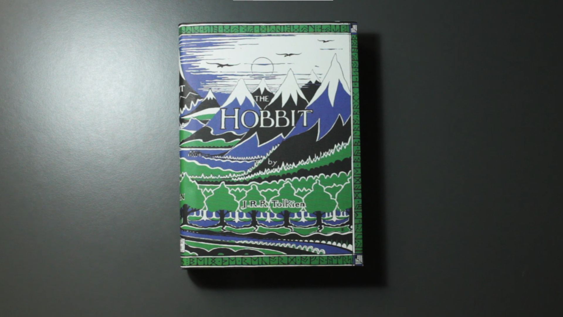14. Première édition du Hobbit: 300 000
