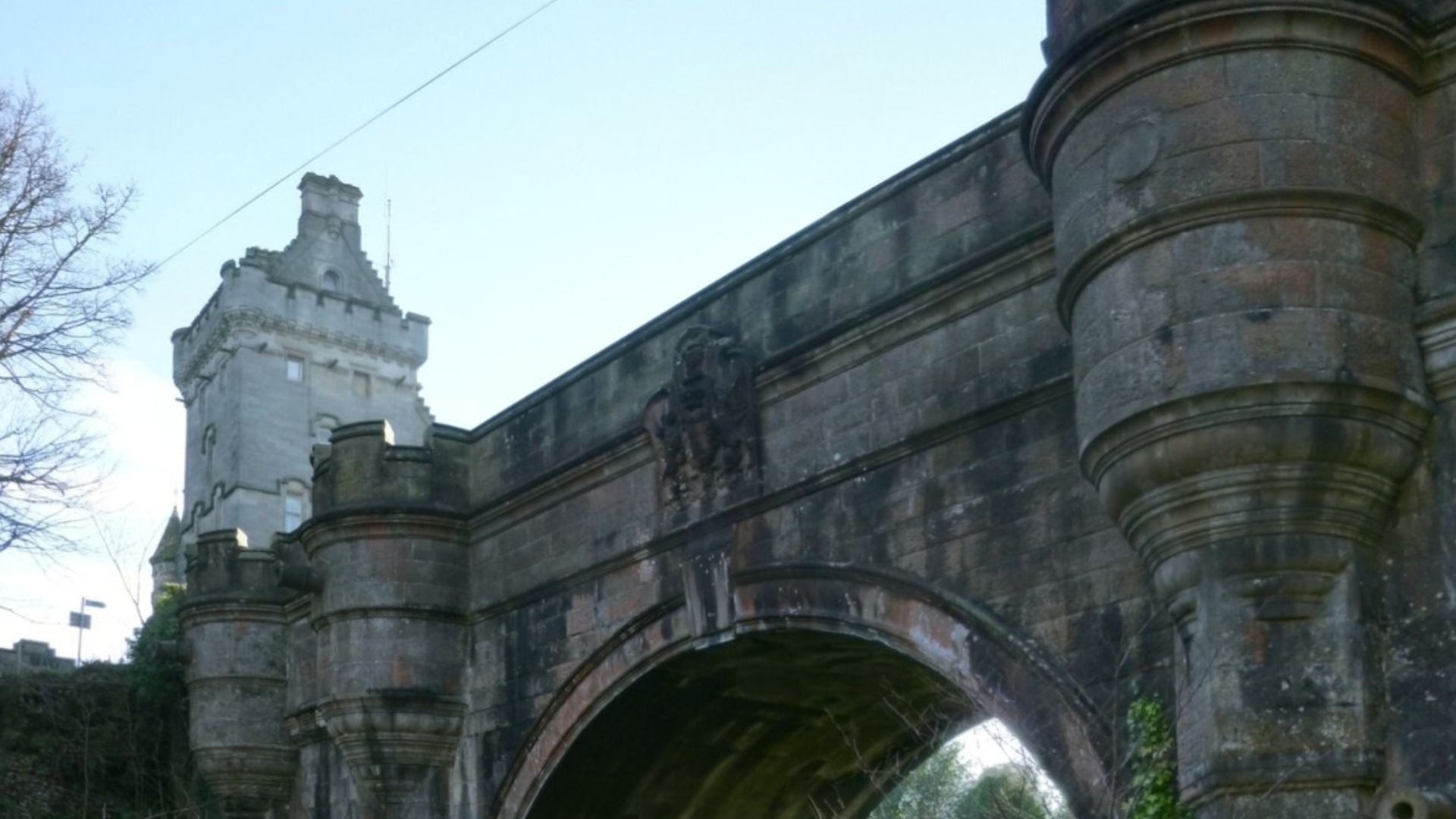 17. Le pont du suicide du chien