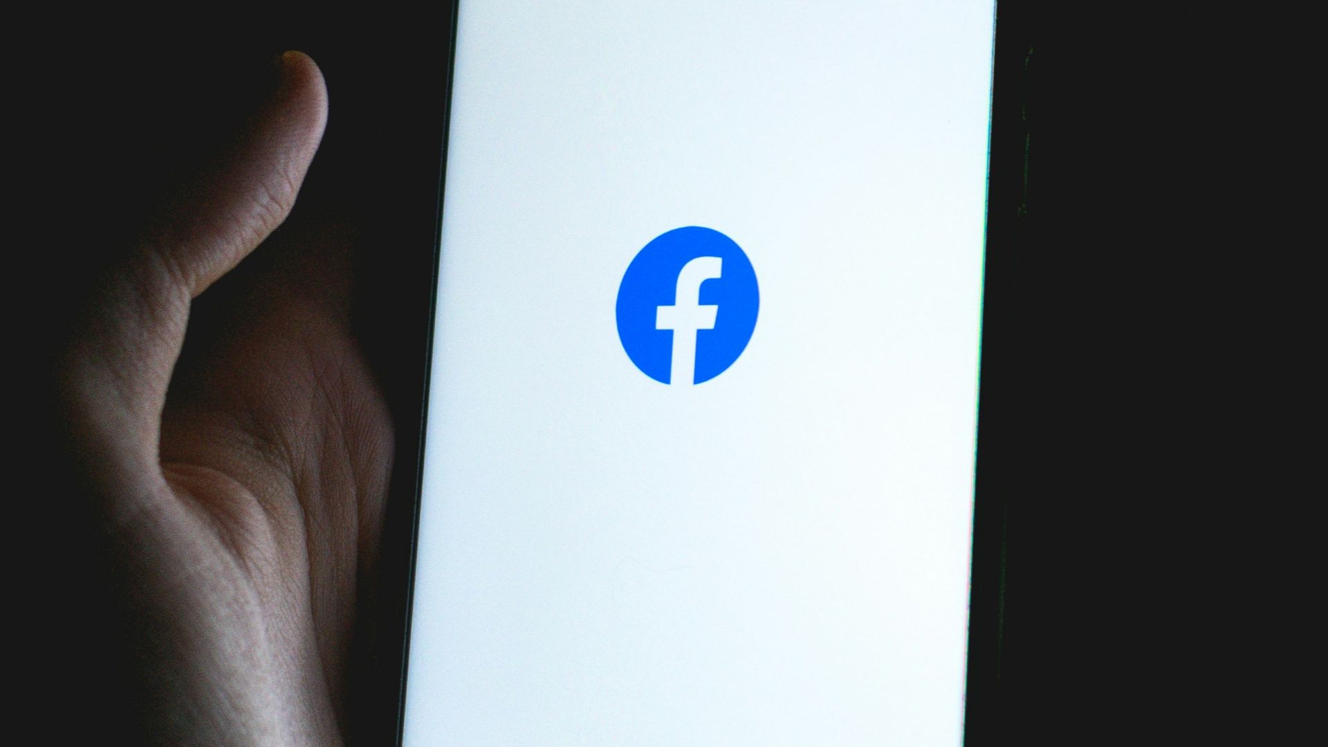 6. Facebook s'internationalise
