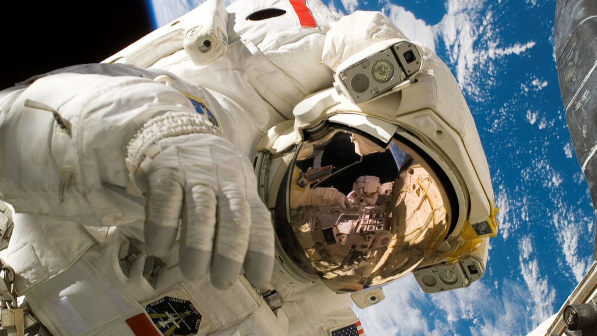 8. Les voyages dans l'espace seront monnaie courante d'ici à l'an 2000