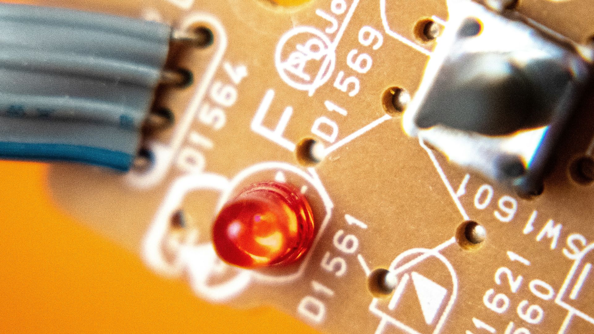 8. Circuit intégré