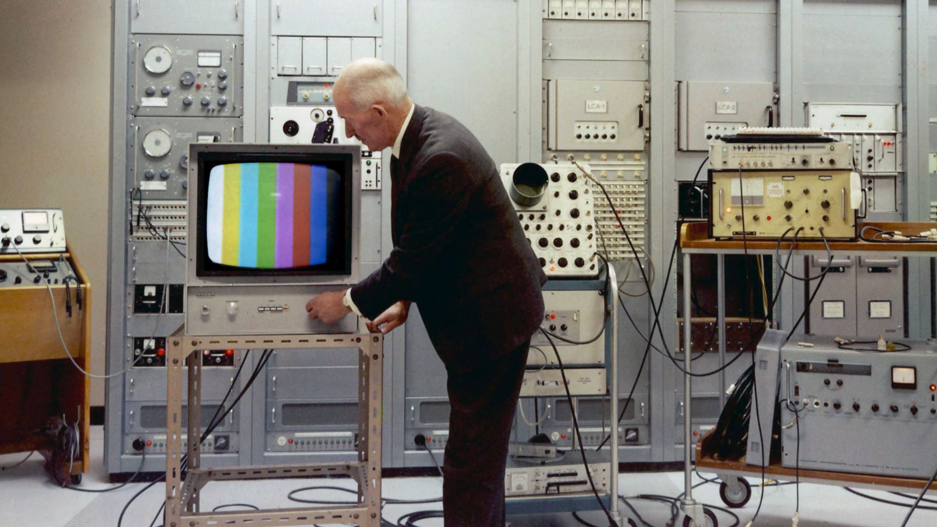 14. Télévision couleur
