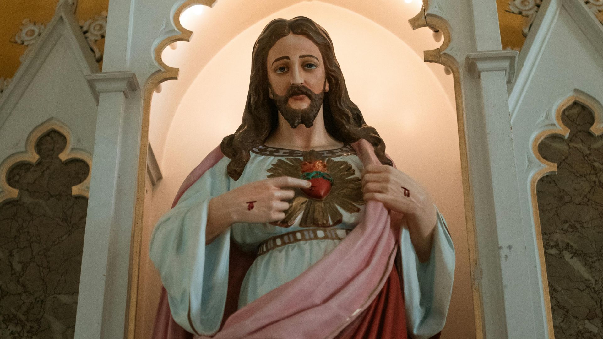 4. Il n'y a pas de description physique de Jésus