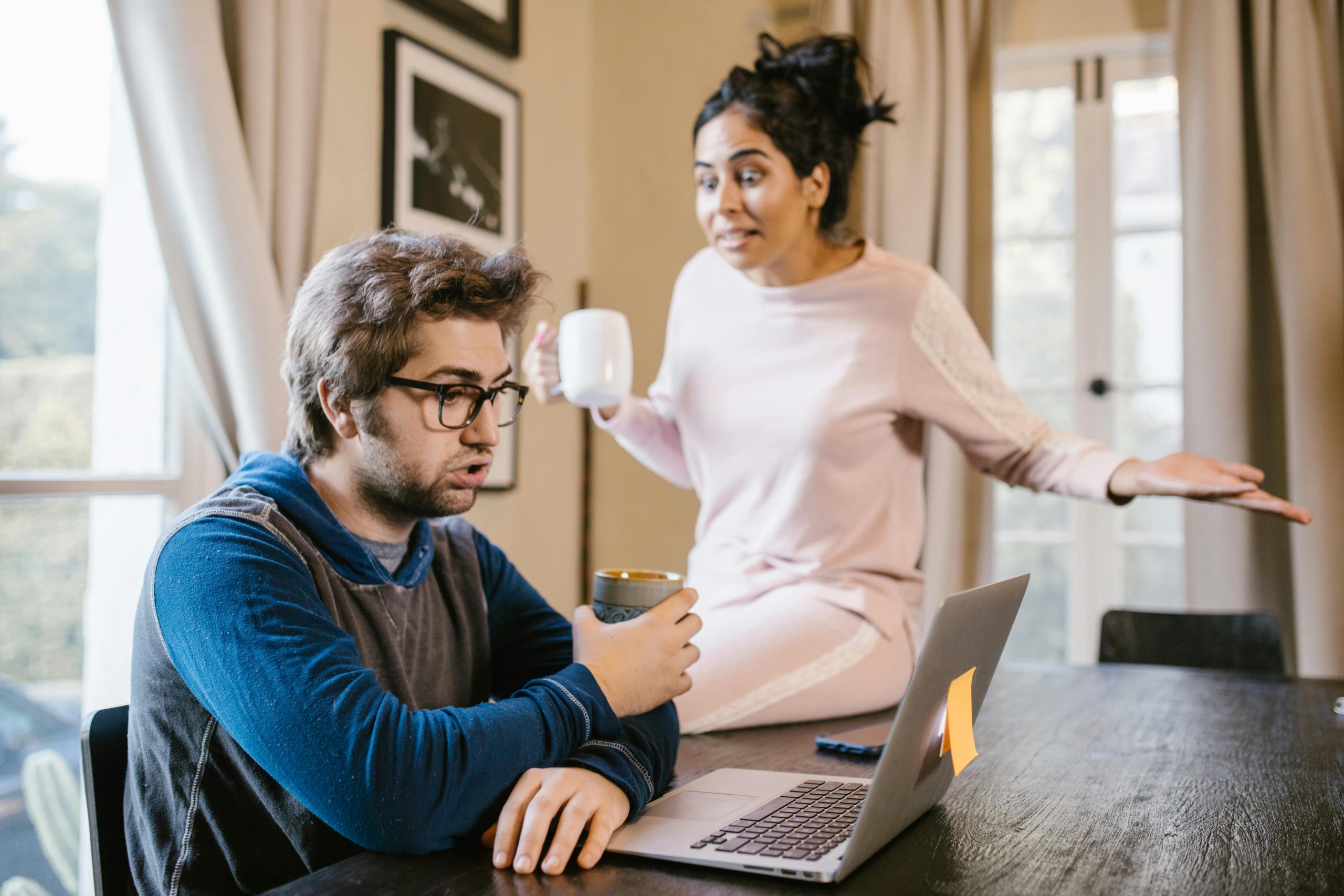 Les relations souffrent sous la pression