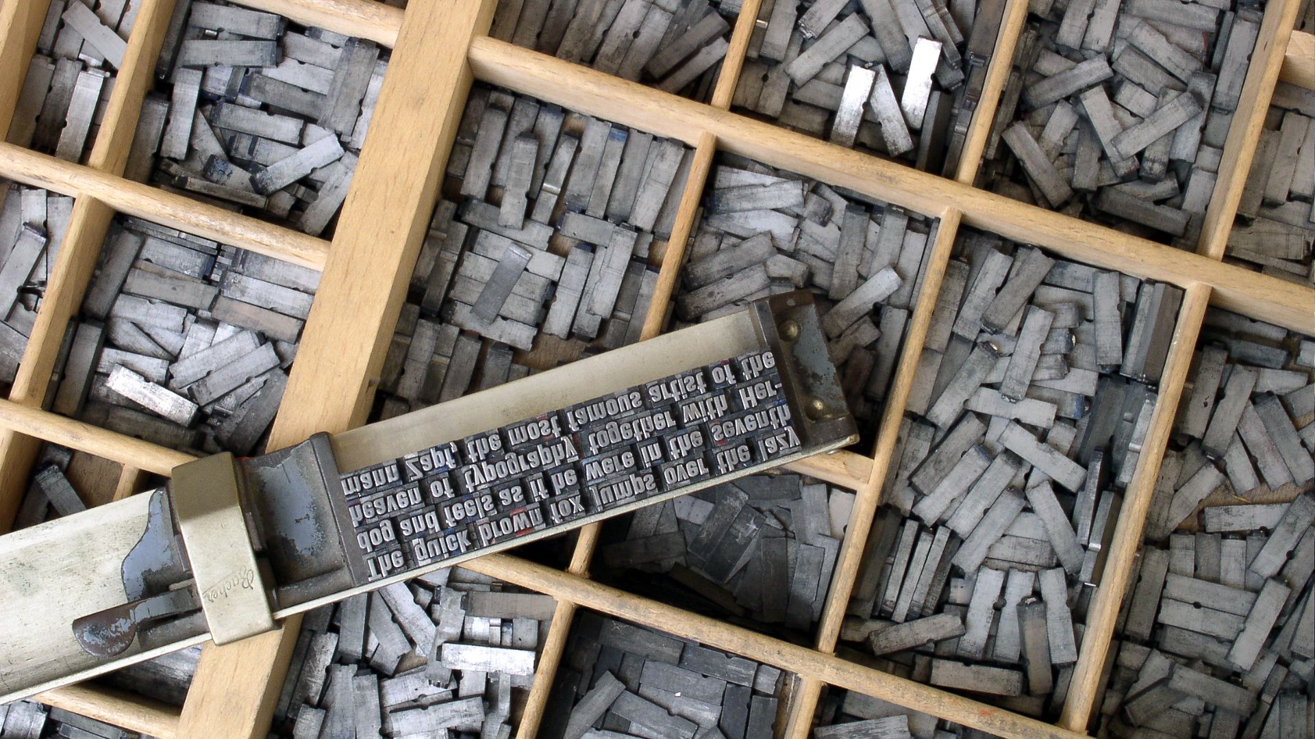 1. Gutenberg perfectionne Movable Metal Type