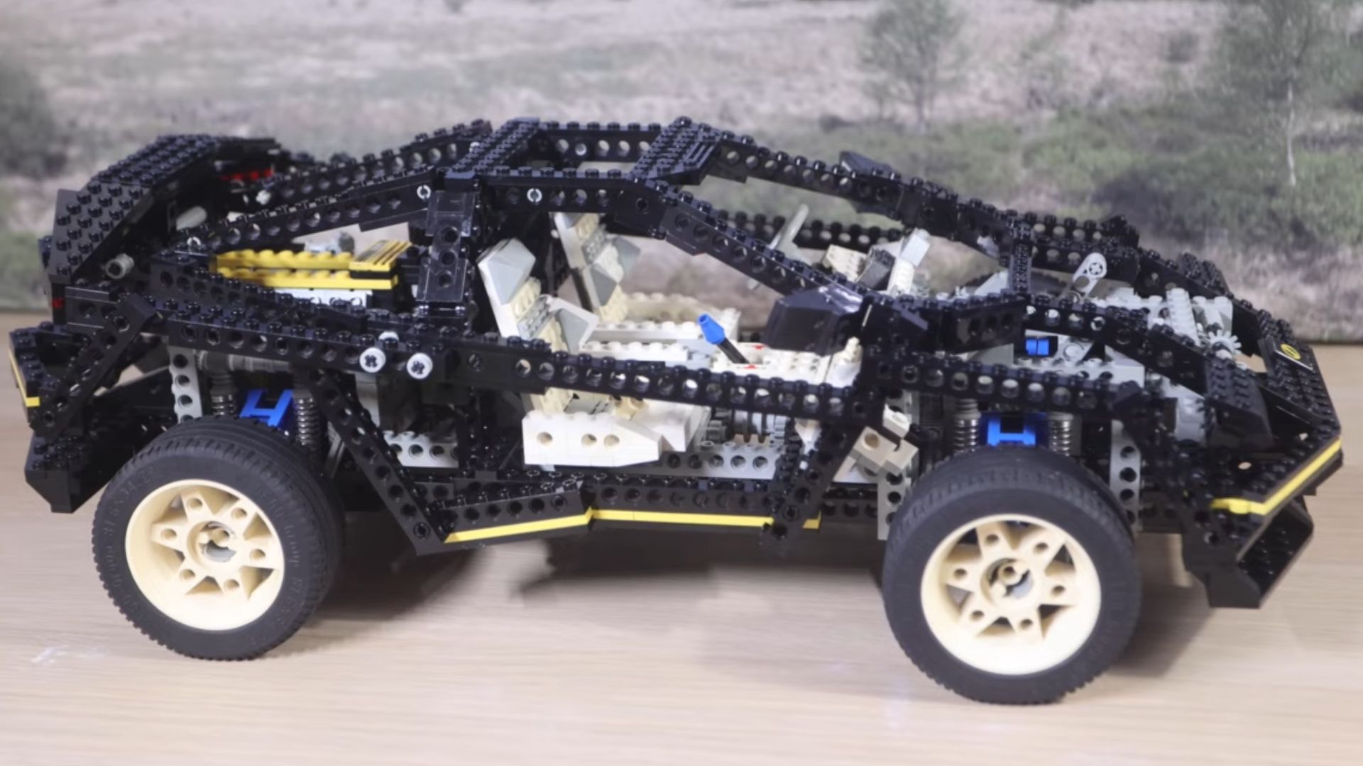 19. Technic Super Car (8880)