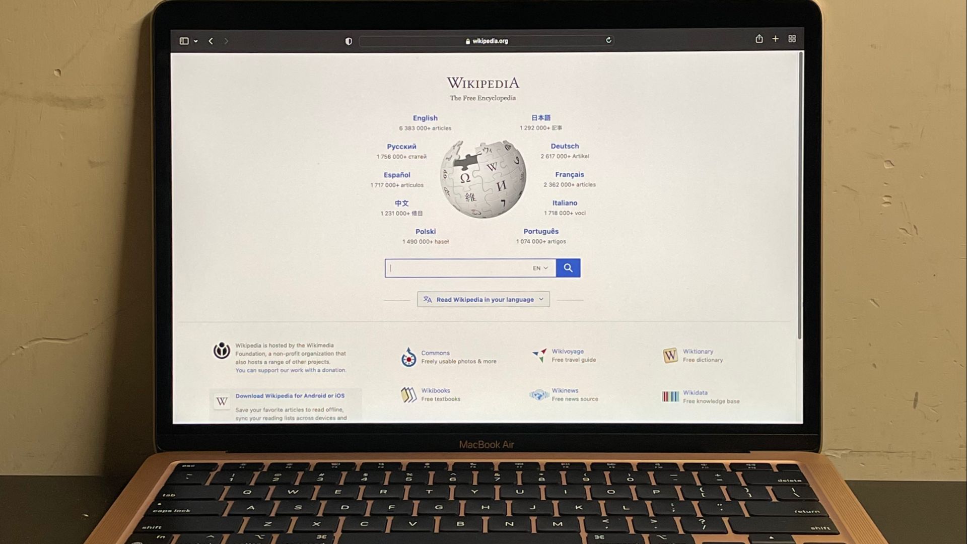 8. MacBook Air (2020 M1)